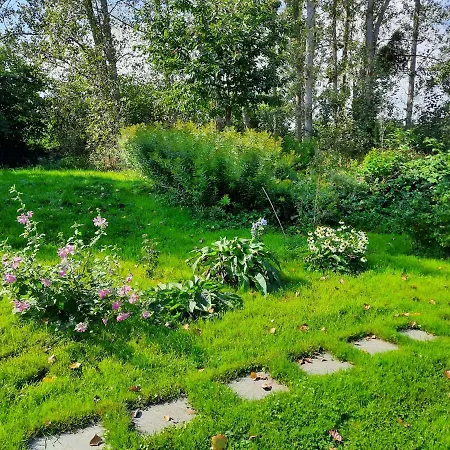 La Yourte Au Fonds Du Jardin